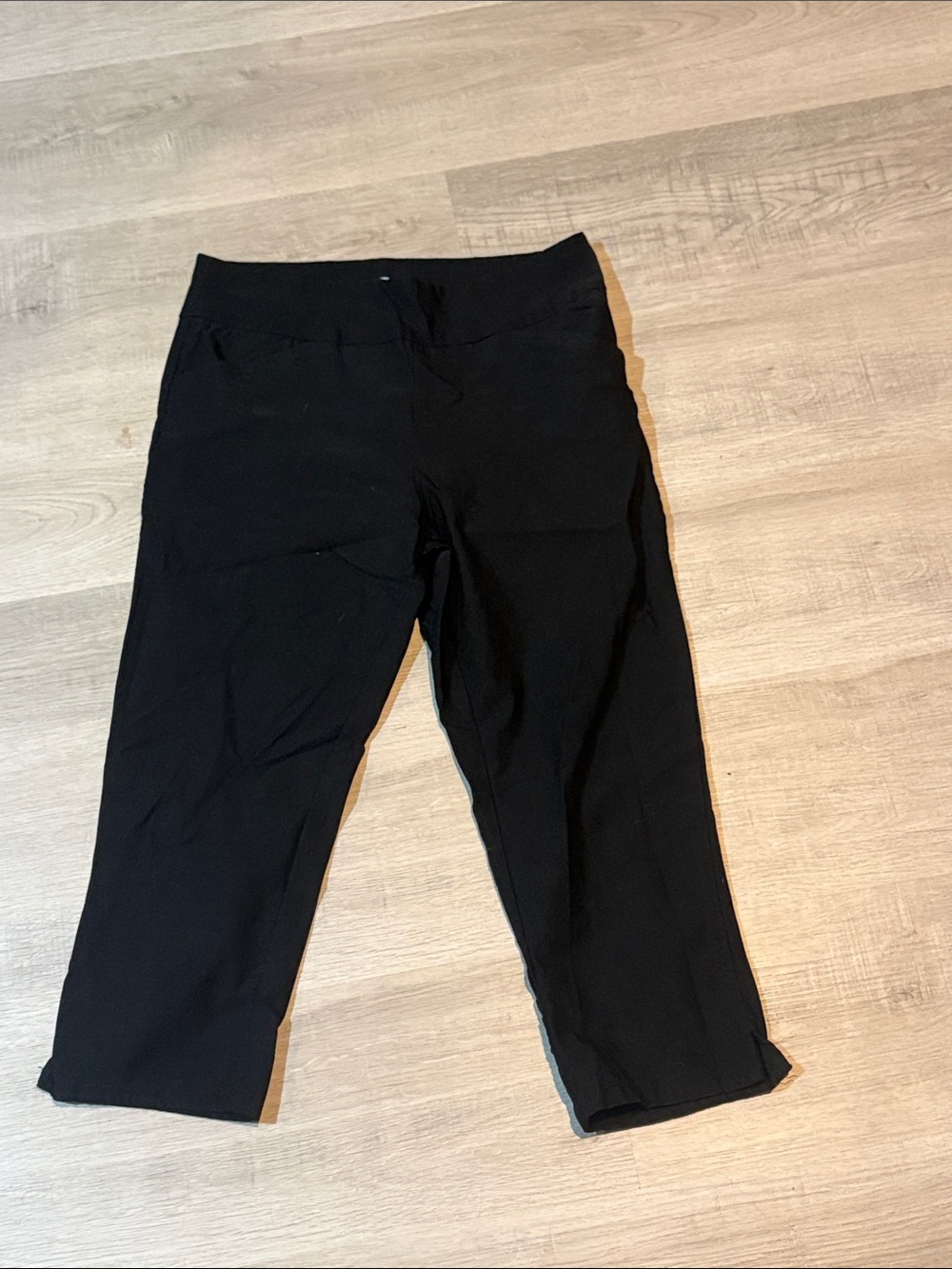 Tag Black Women's Capri Pants - Classic Stretch
